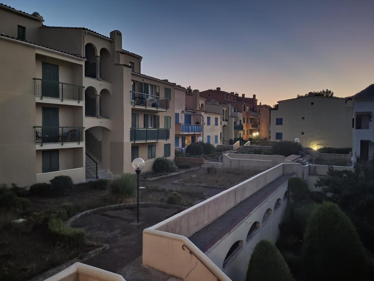 Superbe T2 En Centre Ville Au Calme A Deux Pas Du Marche Cavalaire-sur-Mer Zewnętrze zdjęcie